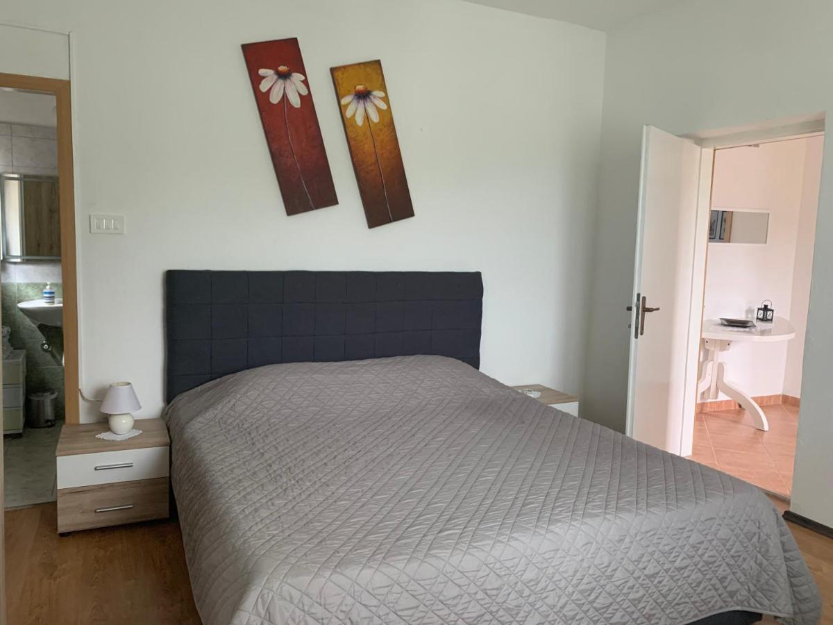 Apartmani Spomenka Seline Εξωτερικό φωτογραφία